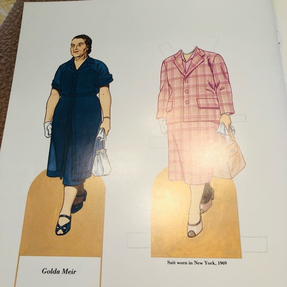 Famous American Women Paper Dolls in Full Color by Tom Tierney - Picture 8 of 15